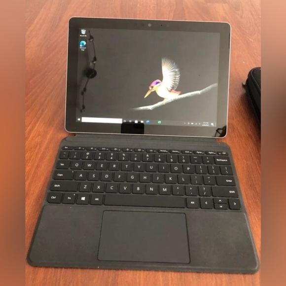 Microsoft Surface Go Bundle - Picture 2 of 12